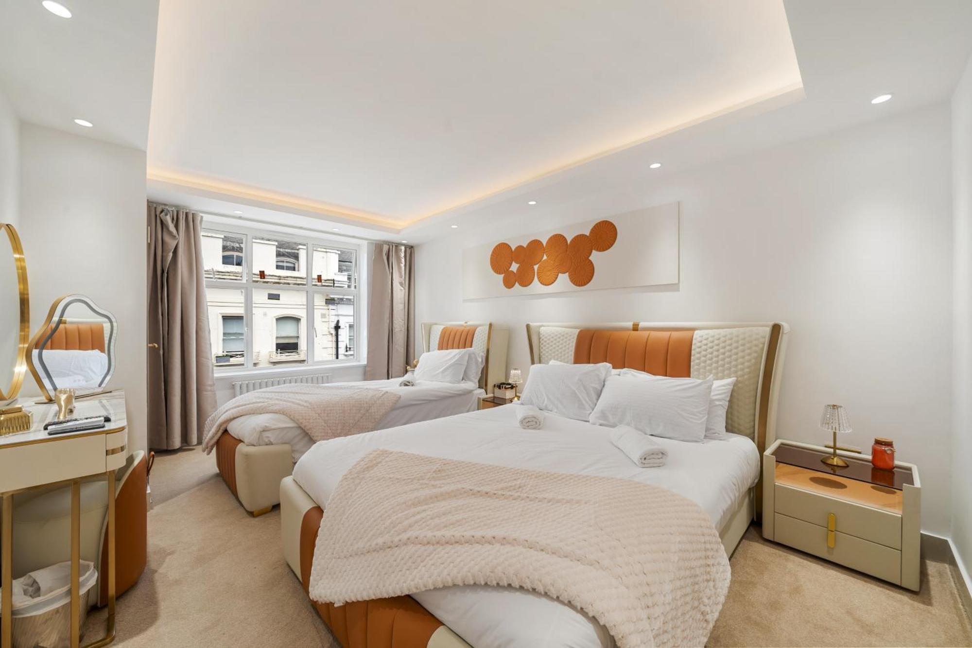 Exquisite 2-bedroom Luxury In Prestigious Mayfair H3 Apartment *